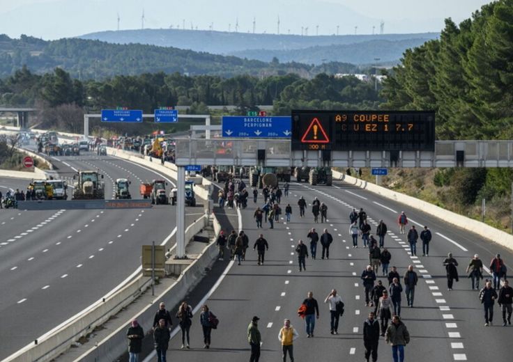 francia autostrade bloccate protesta agricoltori