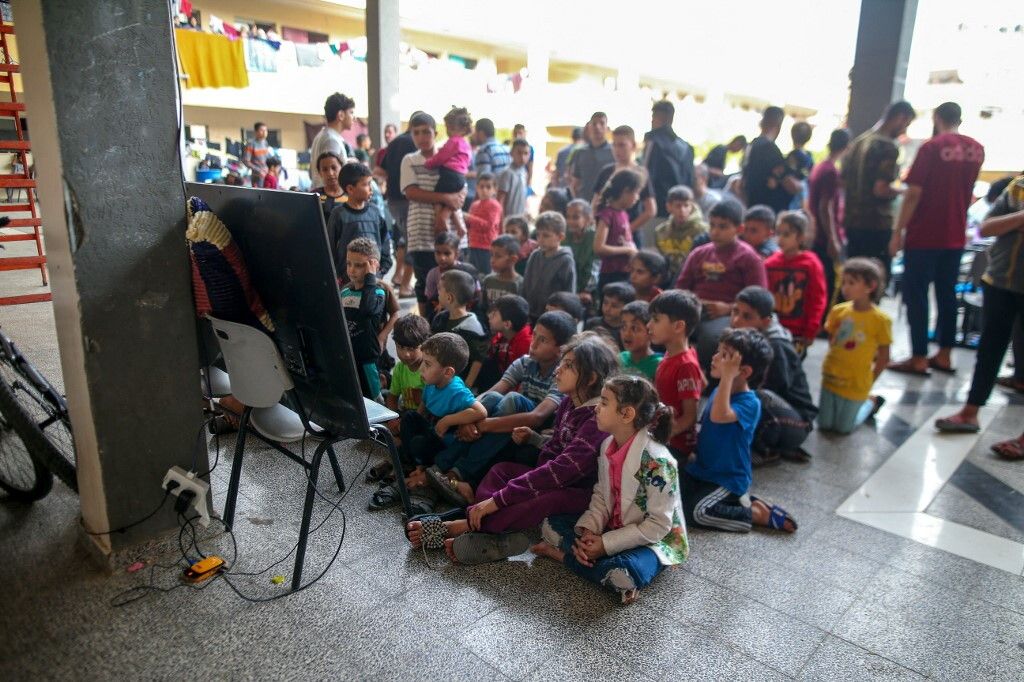 bambini palestinesi rifugiati nella scuola Unrwa di Rafah