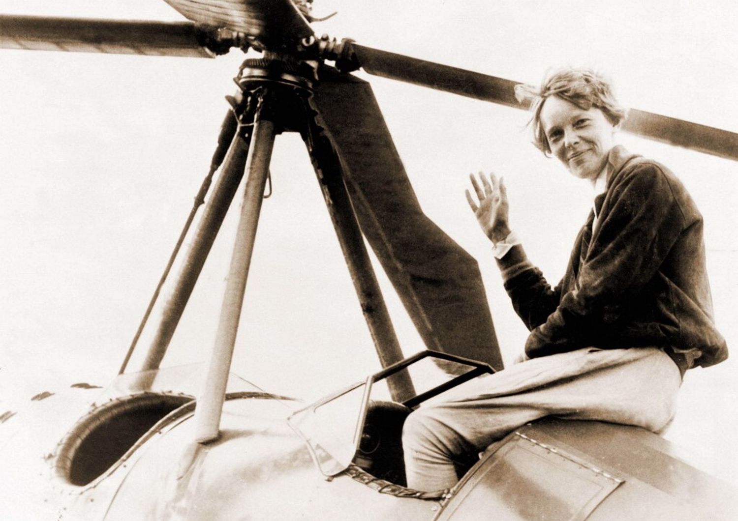 Amelia Earhart aereo Pacifico