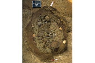 Resti scheletrici di un adulto e di un bambino ad Altwies “Op dem Boesch”