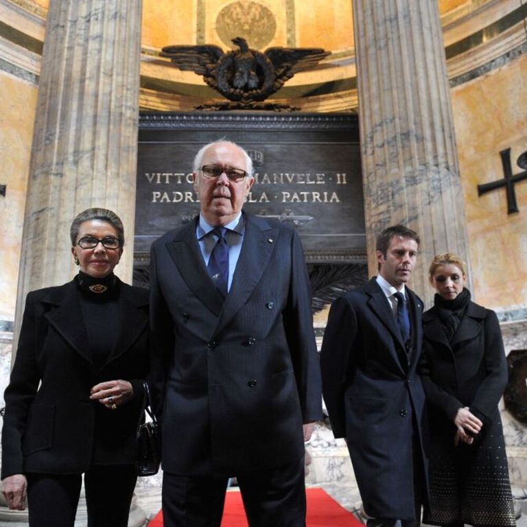 17/03/2011 Roma, celebrazioni per i 150 anni dell'Unità D'Italia, cerimonia al Pantheon, nella foto Vittorio Emanuele di Savoia, Marina Doria, Emanuele Filiberto di Savoia, Clotilde Courau