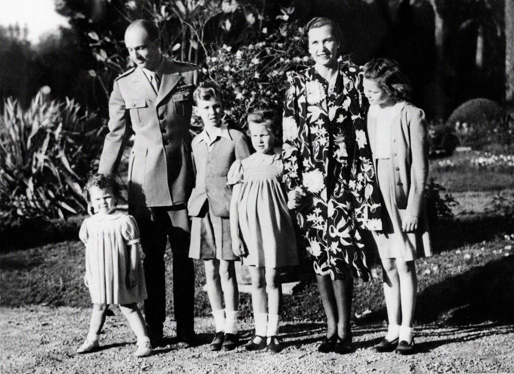 Umberto II, Maria José e la famiglia sabauda