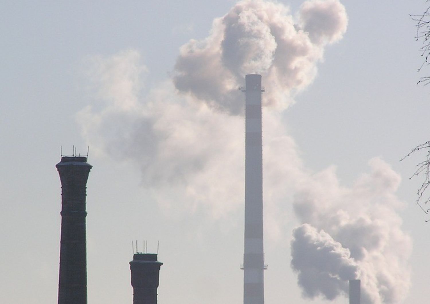 Industrie fumo smog ciminiere inquinamento gas serra