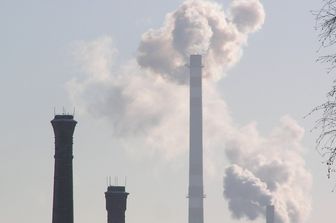 Industrie fumo smog ciminiere inquinamento gas serra