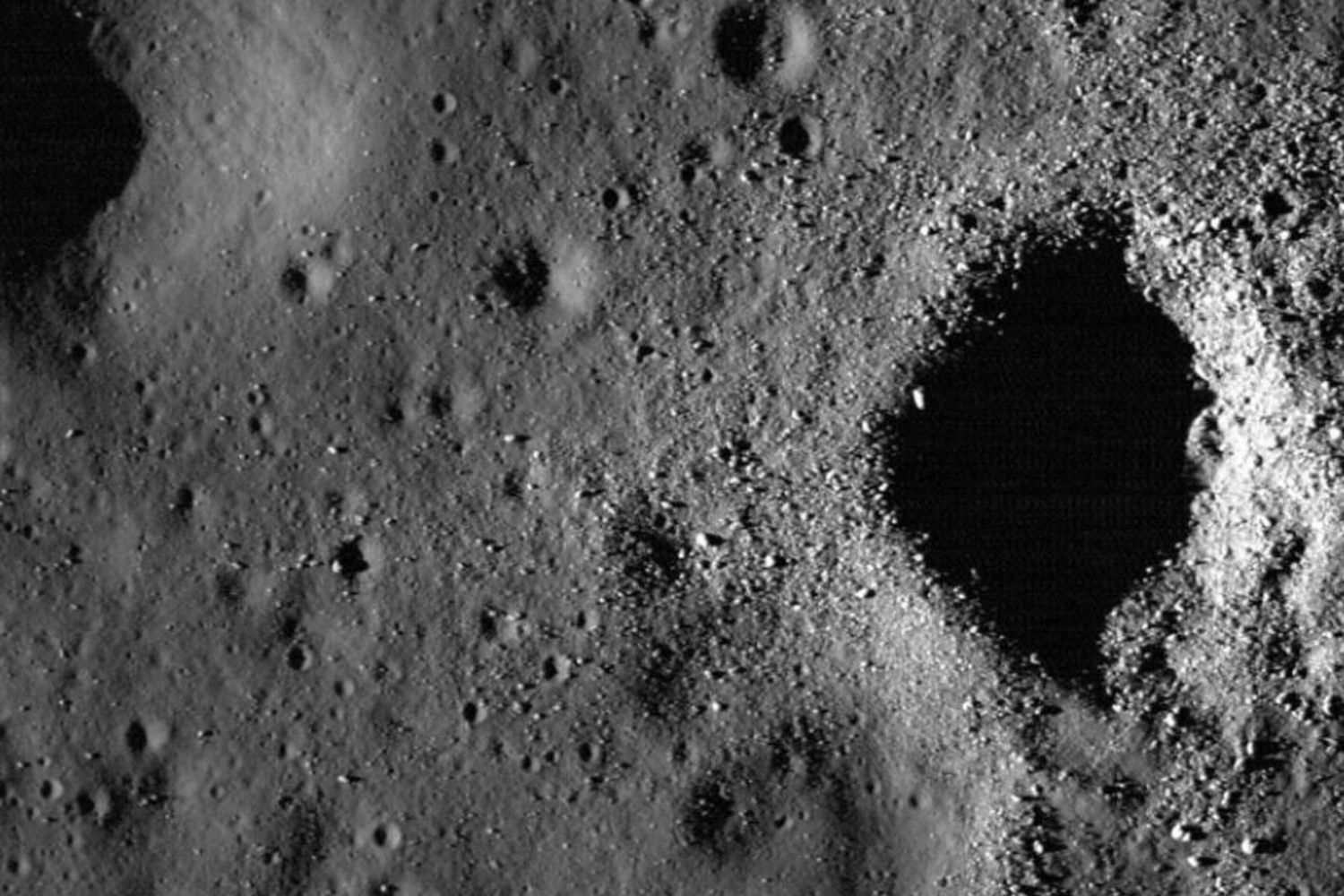 Cratere sull’Oceanus Procellarum