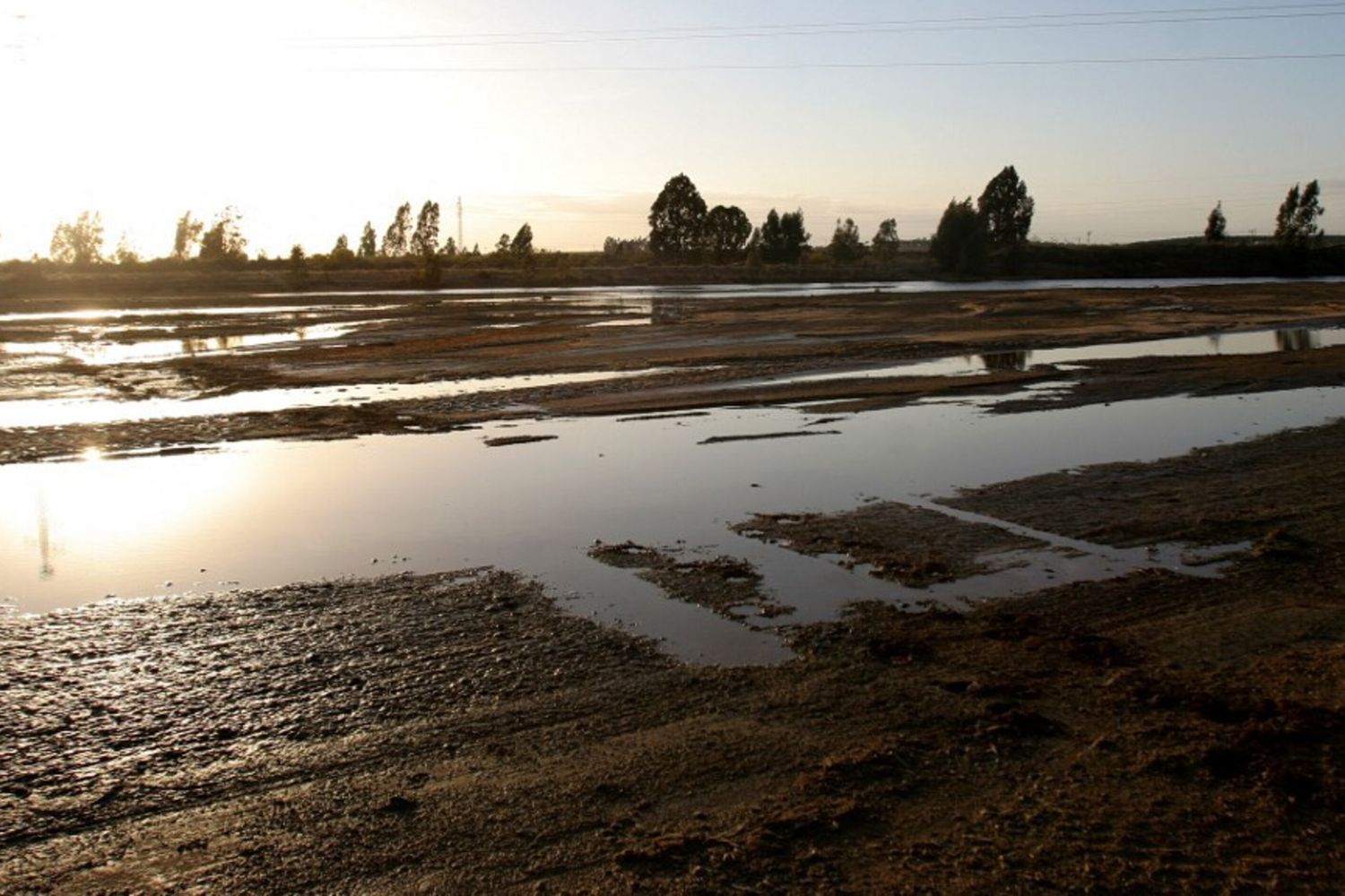 Fiume prosciugato dalla siccità, Spagna
