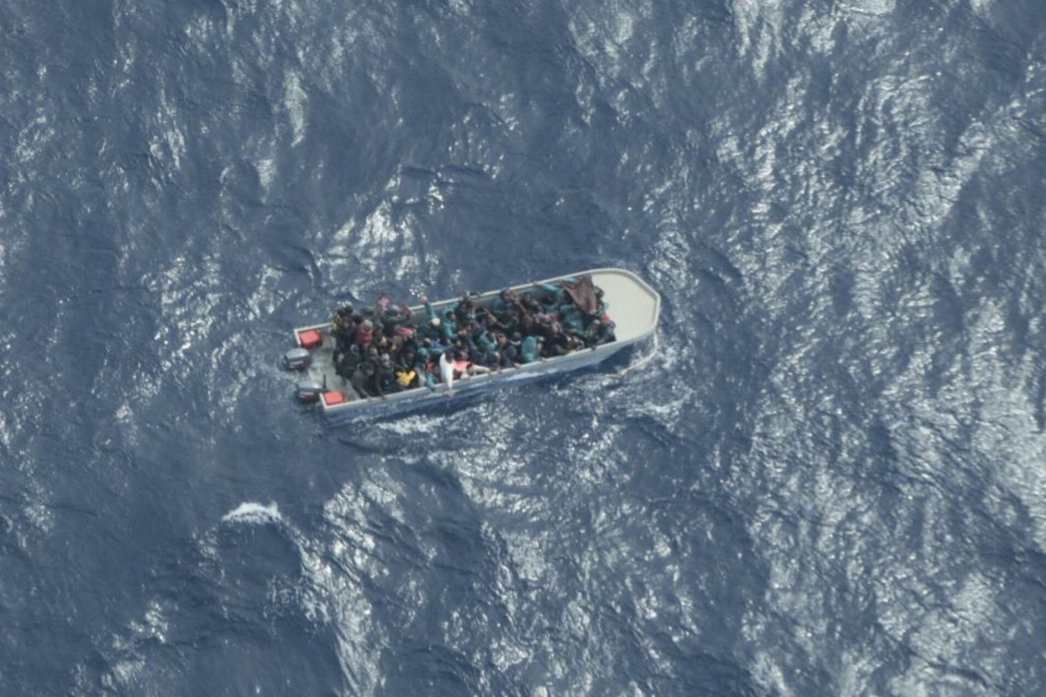 Il barcone con 47 persone a bordo naufragato la largo della Libia