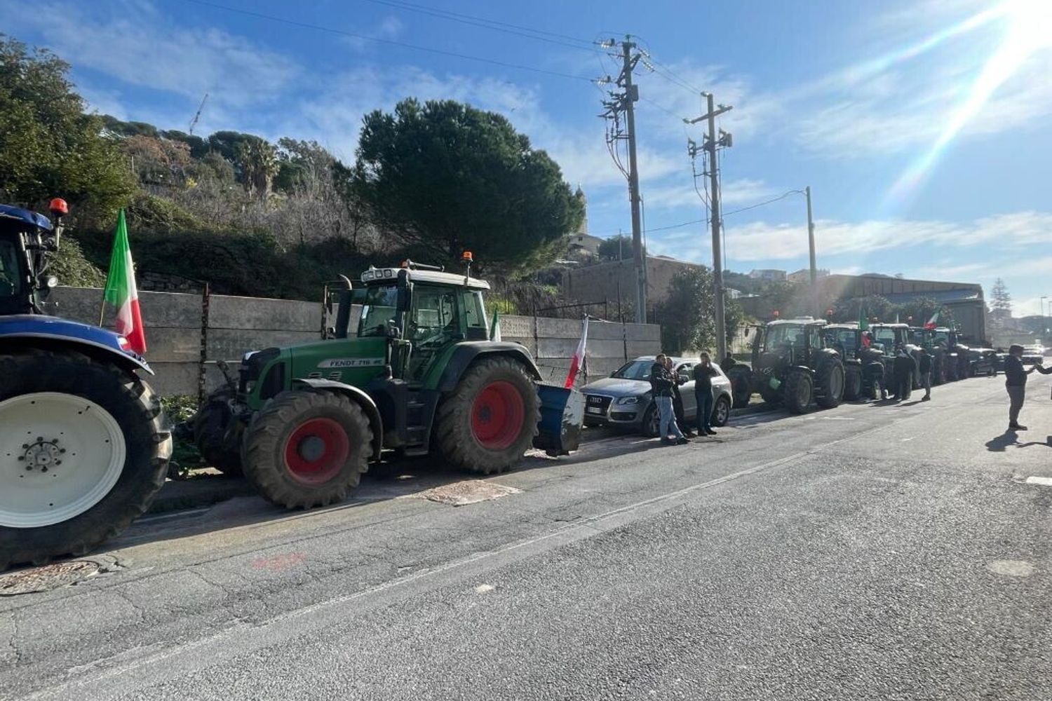 Alcuni trattori alle porte di Sanremo