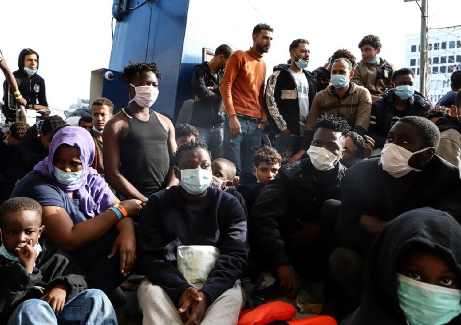 Migranti al porto di Pozzallo