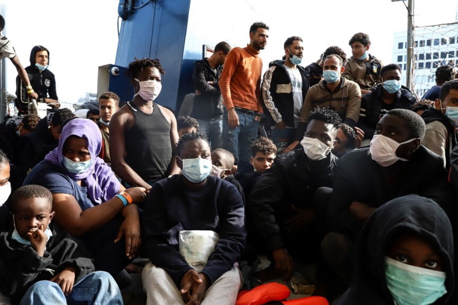 Migranti al porto di Pozzallo