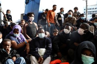 Migranti al porto di Pozzallo