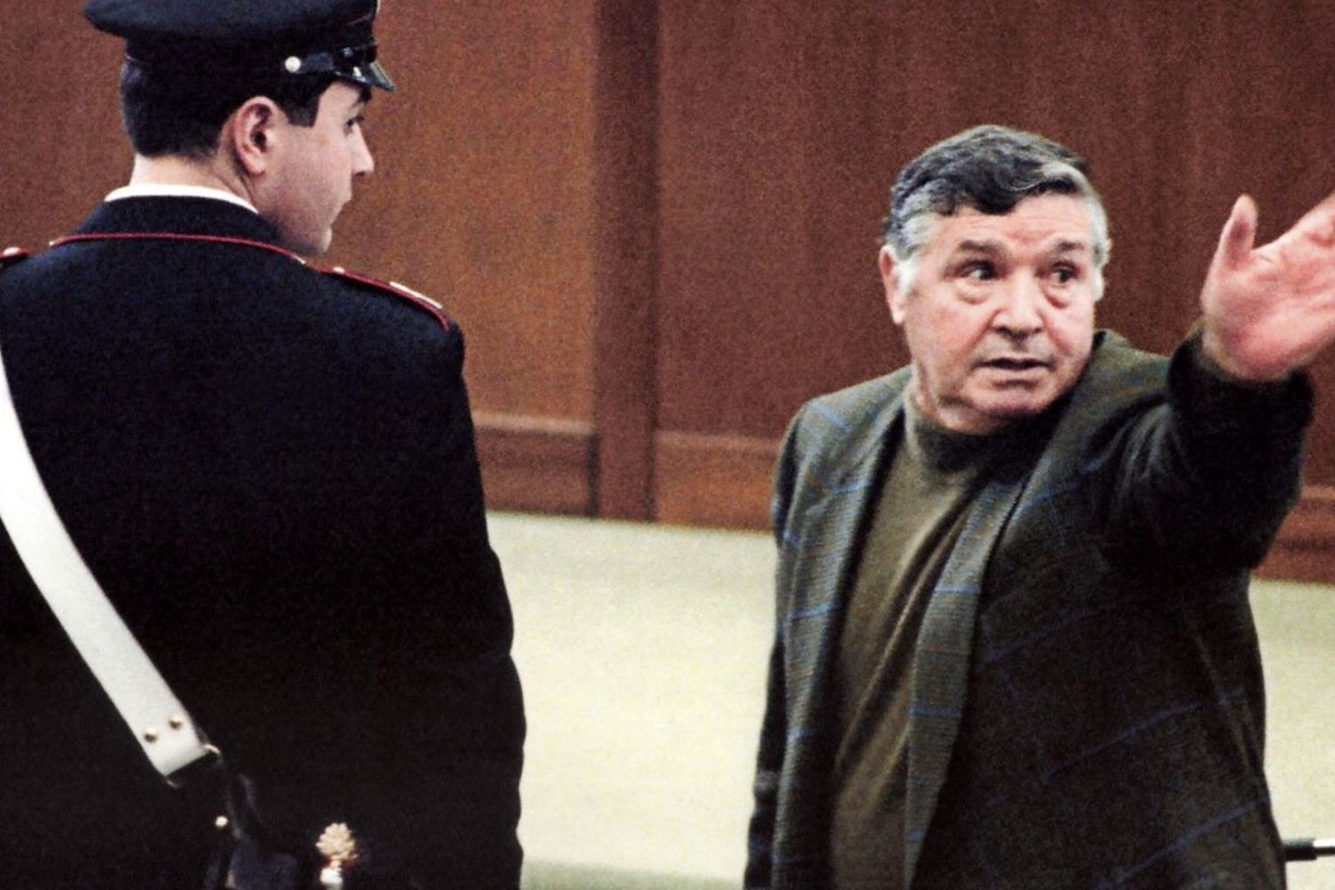 Totò Riina durante il processo, 8 marzo 1993