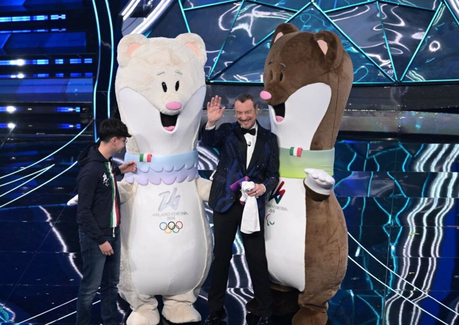 Due ermellini mascotte dei Giochi Olimpici e Paralimpici di Milano Cortina  2026