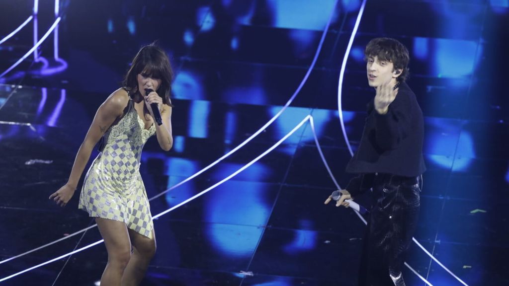 Sangiovanni – “Farfalle” - “Mariposas” con Aitana