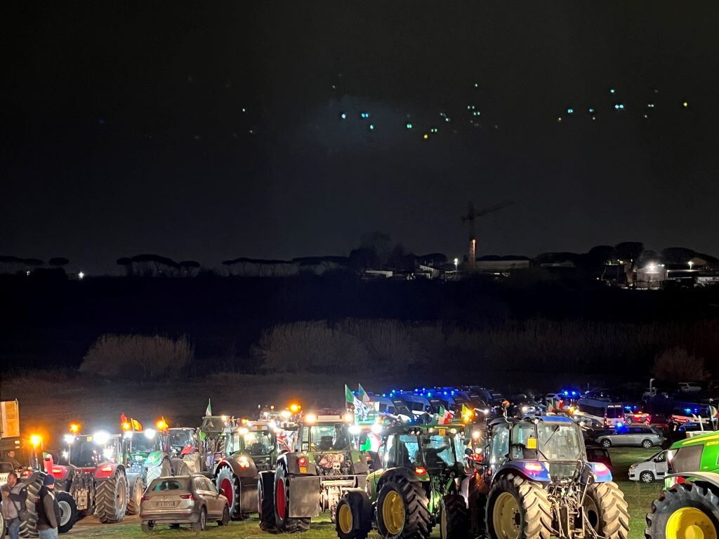 Gli agricoltori pronti a raggiungere il Gra dopo l'incontro con il ministro Lollobrigida