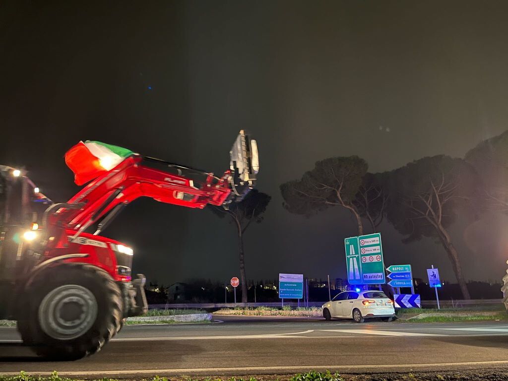 I primi trattori rientrano al presidio di via Nomentana