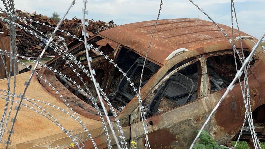 Gli attacchi del 7 ottobre in Israele. Il 'cimitero delle auto'