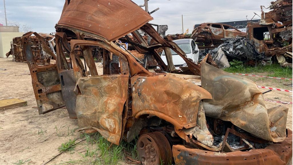 Gli attacchi del 7 ottobre in Israele. Il 'cimitero delle auto'