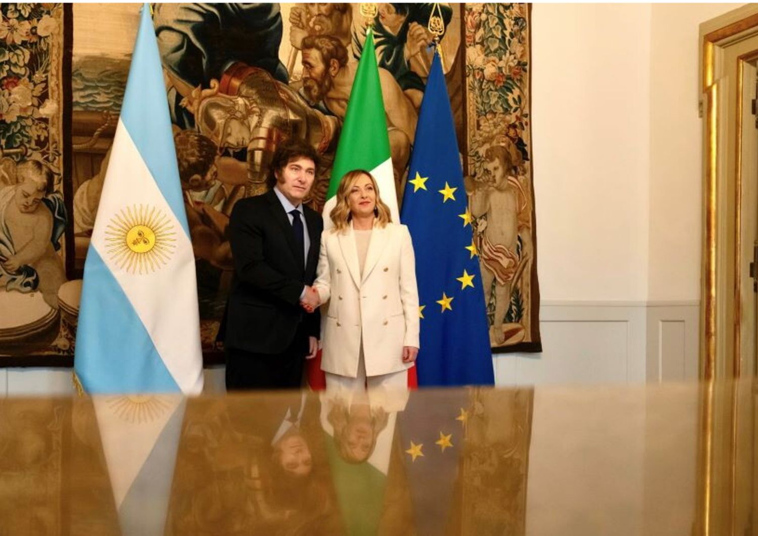 Il presidente dell'Argentina Javier Milei e la premier Giorgia Meloni a Palazzo Chigi