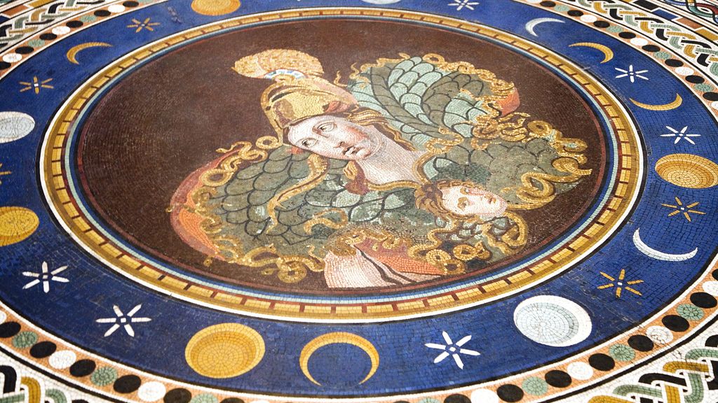 Un mosaico a Tuscolo con Minerva e i cicli lunari
