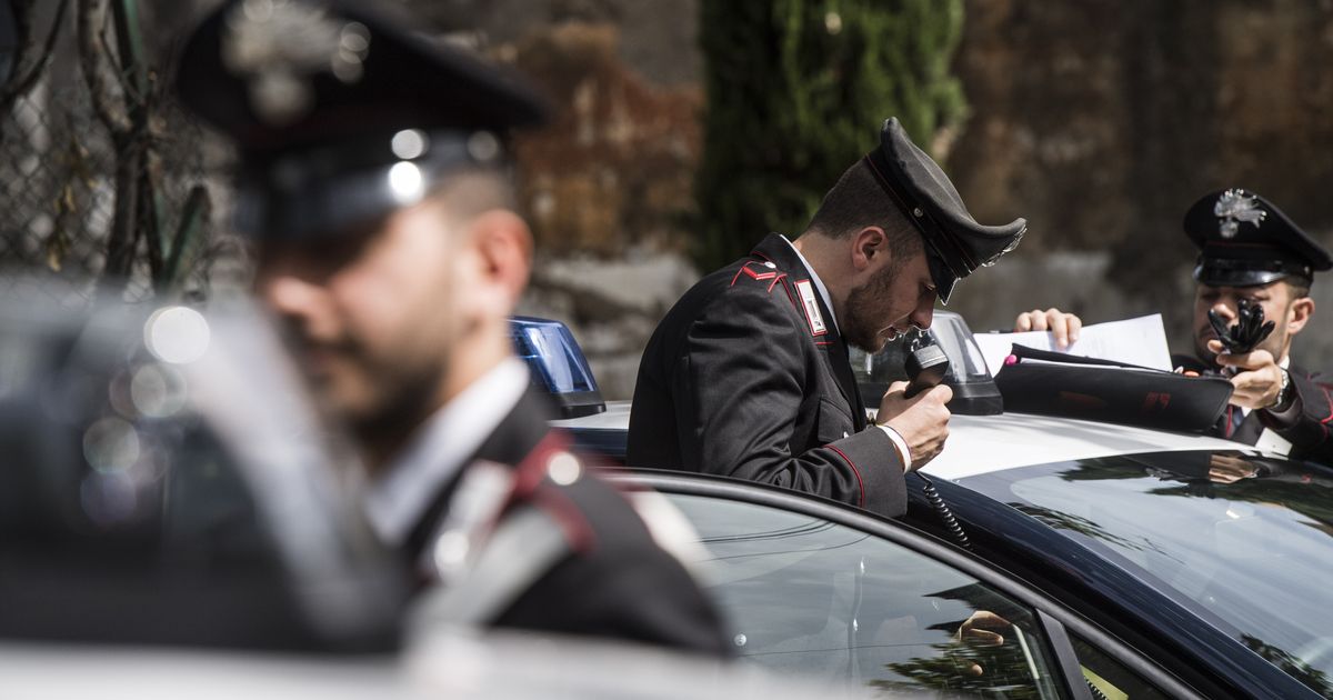 Accoltella genitori e tenta suicidio, il padre è gravissimo