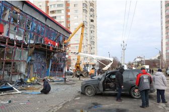 Il centro commerciale colpito da un attacco aereo su Belgorod il 15 febbraio 2024