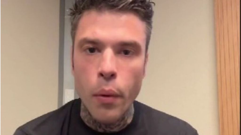 Fedez si dichiara 'Nullatenente', esposto del Codacons