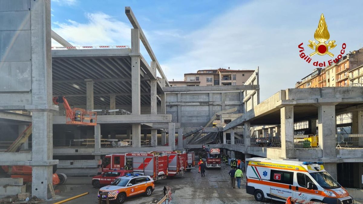 FIRENZE, CROLLO SOLAIO IN CANTIERE EDILE