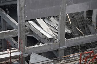 Il supermercato Esselunga a Firenze, in costruzione, crollato