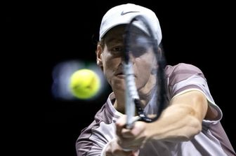 Jannik Sinner trionfa a Rotterdam