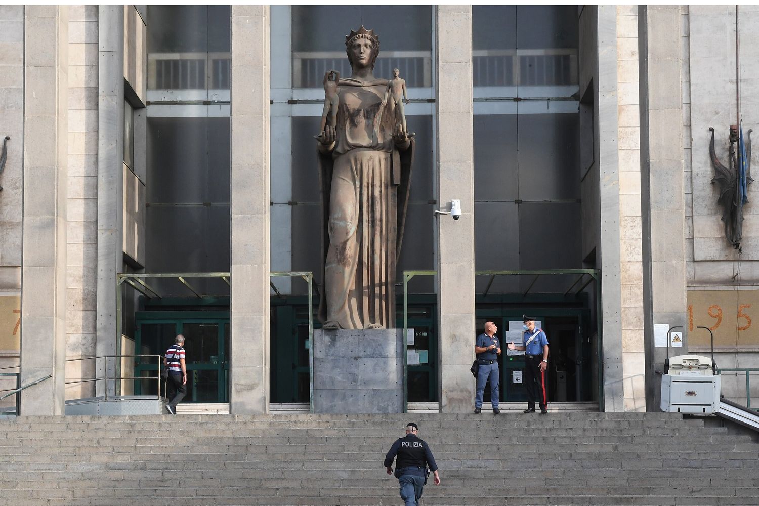 Il palazzo di giustizia di Catania