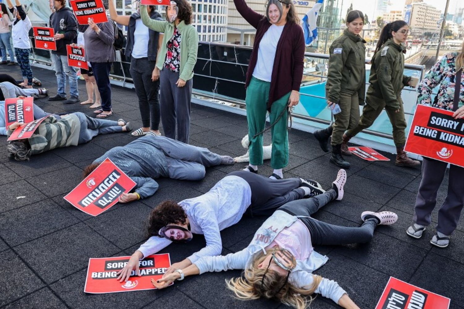 Una protesta per il rilascio degli ostaggi israeliani