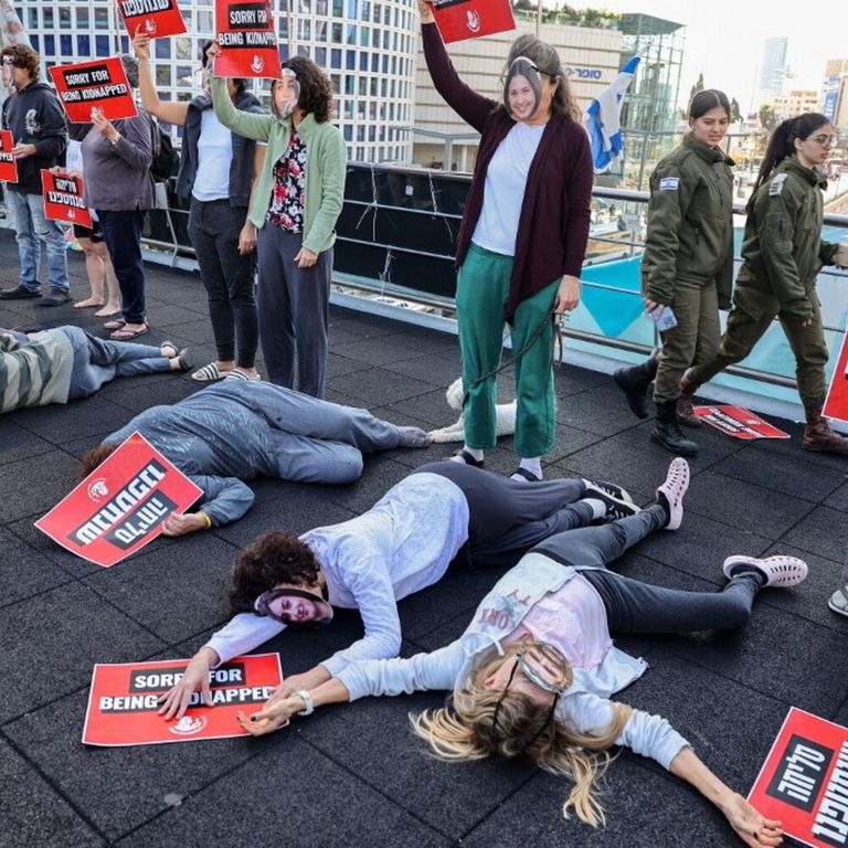 Una protesta per il rilascio degli ostaggi israeliani