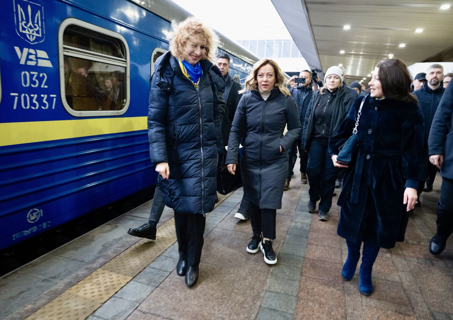 Giorgia Meloni alla Stazione di Kiev