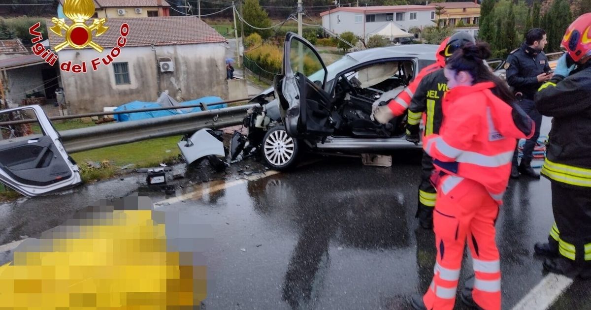 スマートフォーツーに4人乗っていた8歳の女の子が死亡