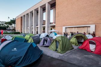 Protesta contro cari affitto