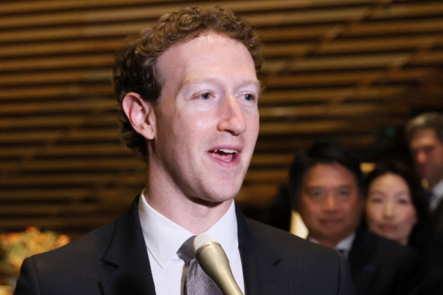 Mark Zuckerberg, ceo di Meta, in Giappone