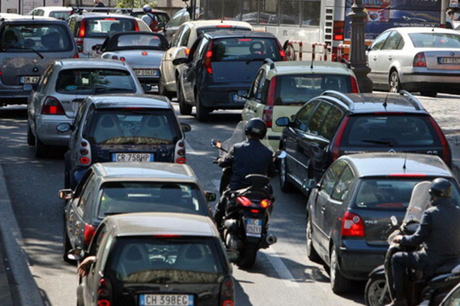 Traffico automobili