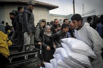 Gaza, consegna beni umanitari a Rafah