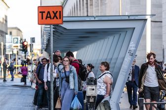 Fila per i taxi a Roma&nbsp;