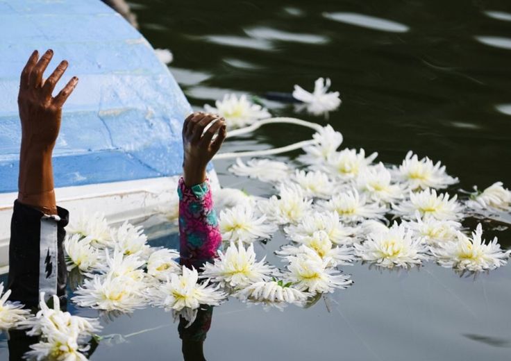 Milano, installazione commemorativa del naufragio di Lampedusa del 3 ottobre 2013 in cui morirono in mare 368 migranti