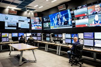 La sala controllo del Centro Spaziale del Fucino