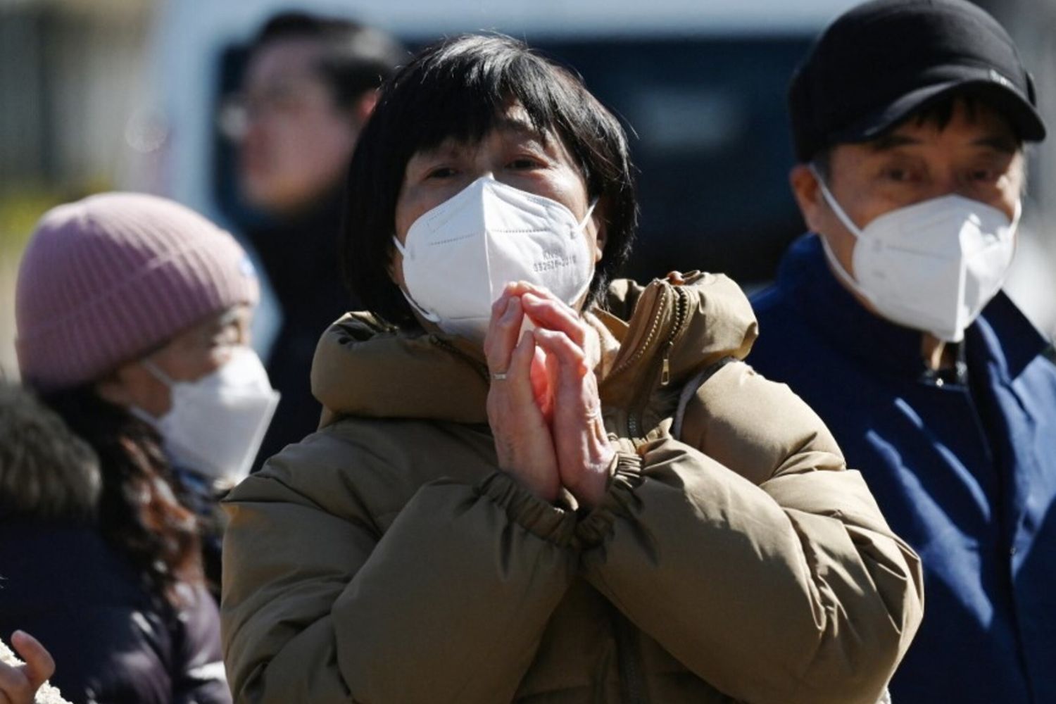 I parenti delle vitttime del volo Malaysia Airlines scomparso dieci anni fa