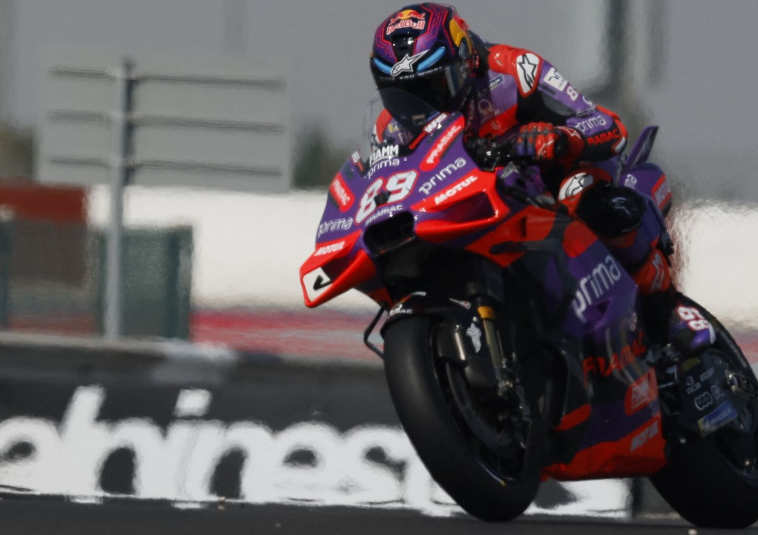 Martin in pole in Qatar, Bagnaia solo quinto