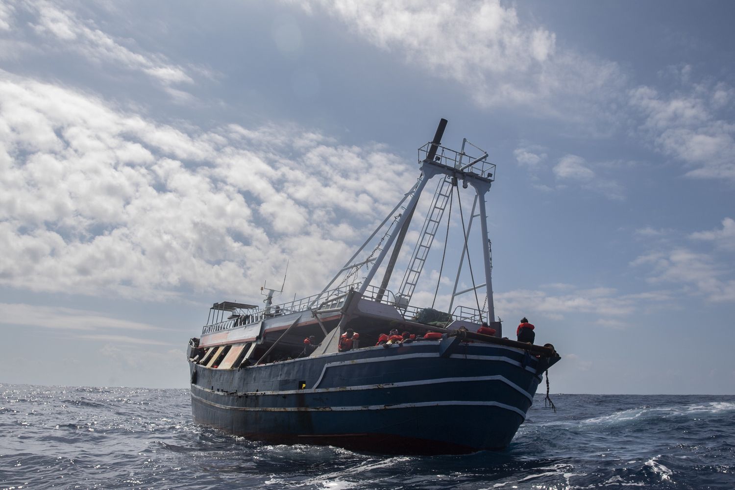 Peschereccio con migranti in difficolt&agrave;