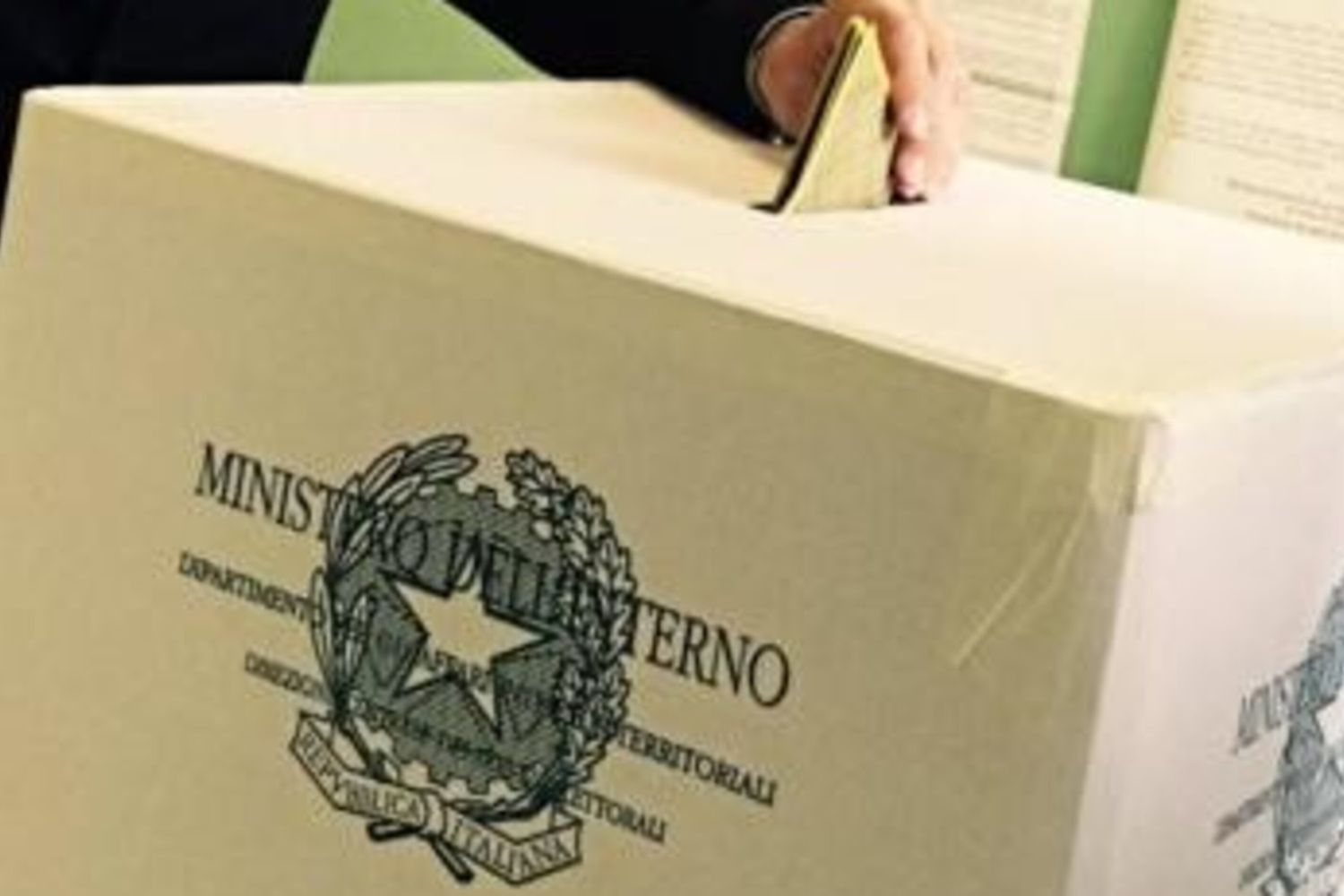 referendum voto urna elettorale seggio
