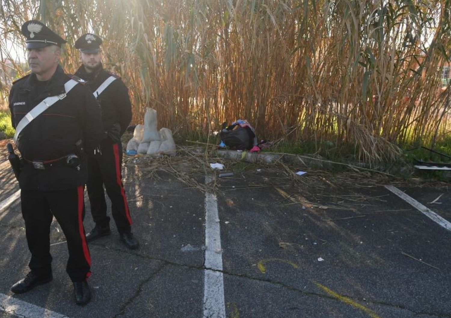 rifiuti nei terreni agricoli inchiesta carabinieri calabria