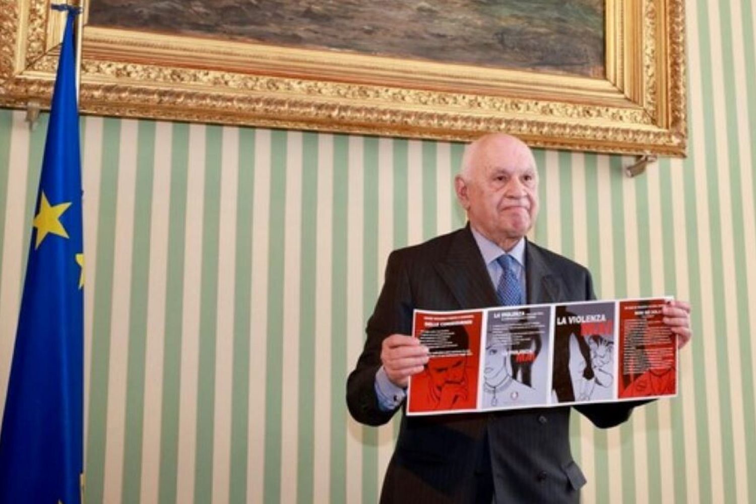 Il ministro Carlo Nordio illustra l'opuscolo informativo contro la violenza di genere