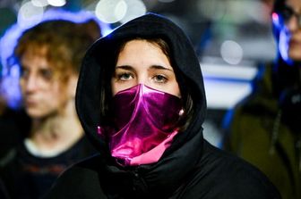 27/02/2024 Milano. il movimento Presidio Arrabbiato manifesta davanti all'Alcatraz dopo lo stupro della studentessa di 20 anni.