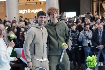 10/11/2023 Torino, ATP Finals, Jannik Sinner e Carlos Alcaraz incontrano i fan